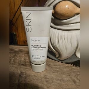 Hydrating Overnight Mask - White